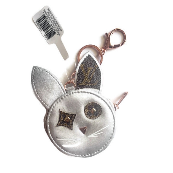 Crafted Bunny with Monogram canvas - Picture 1 of 2